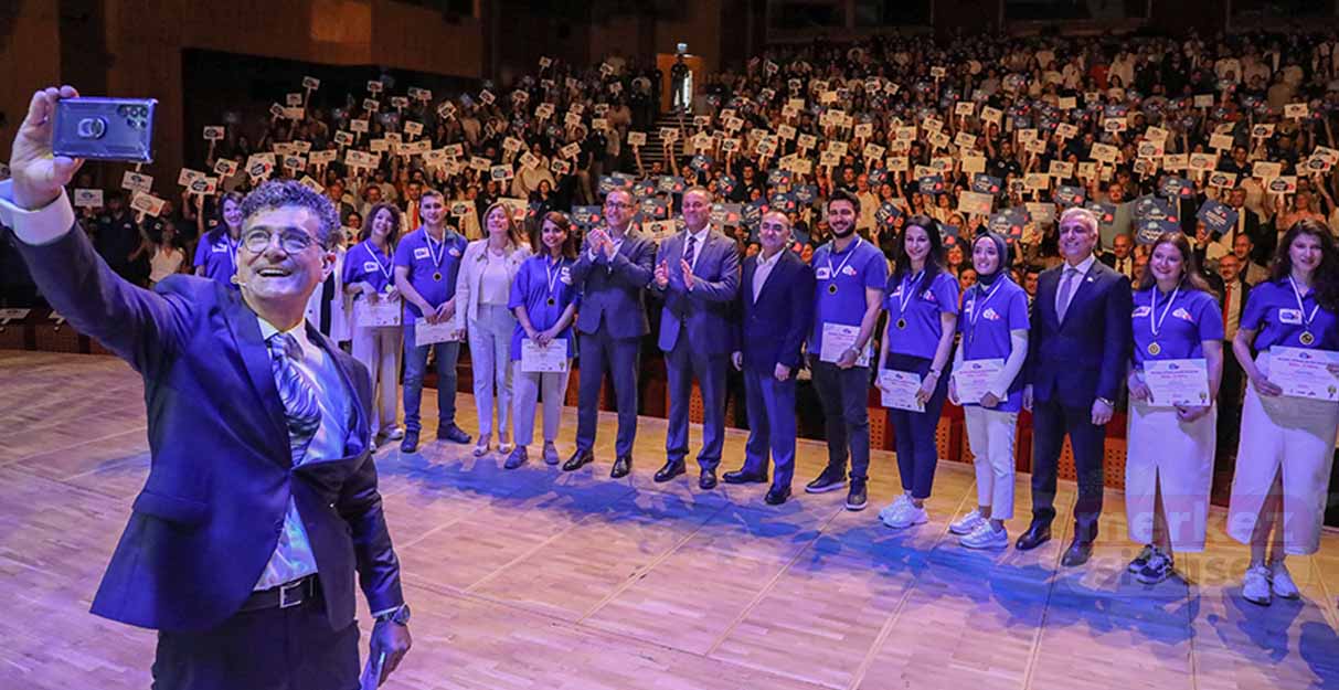 İBB Akademi yeni mezunlarını verdi