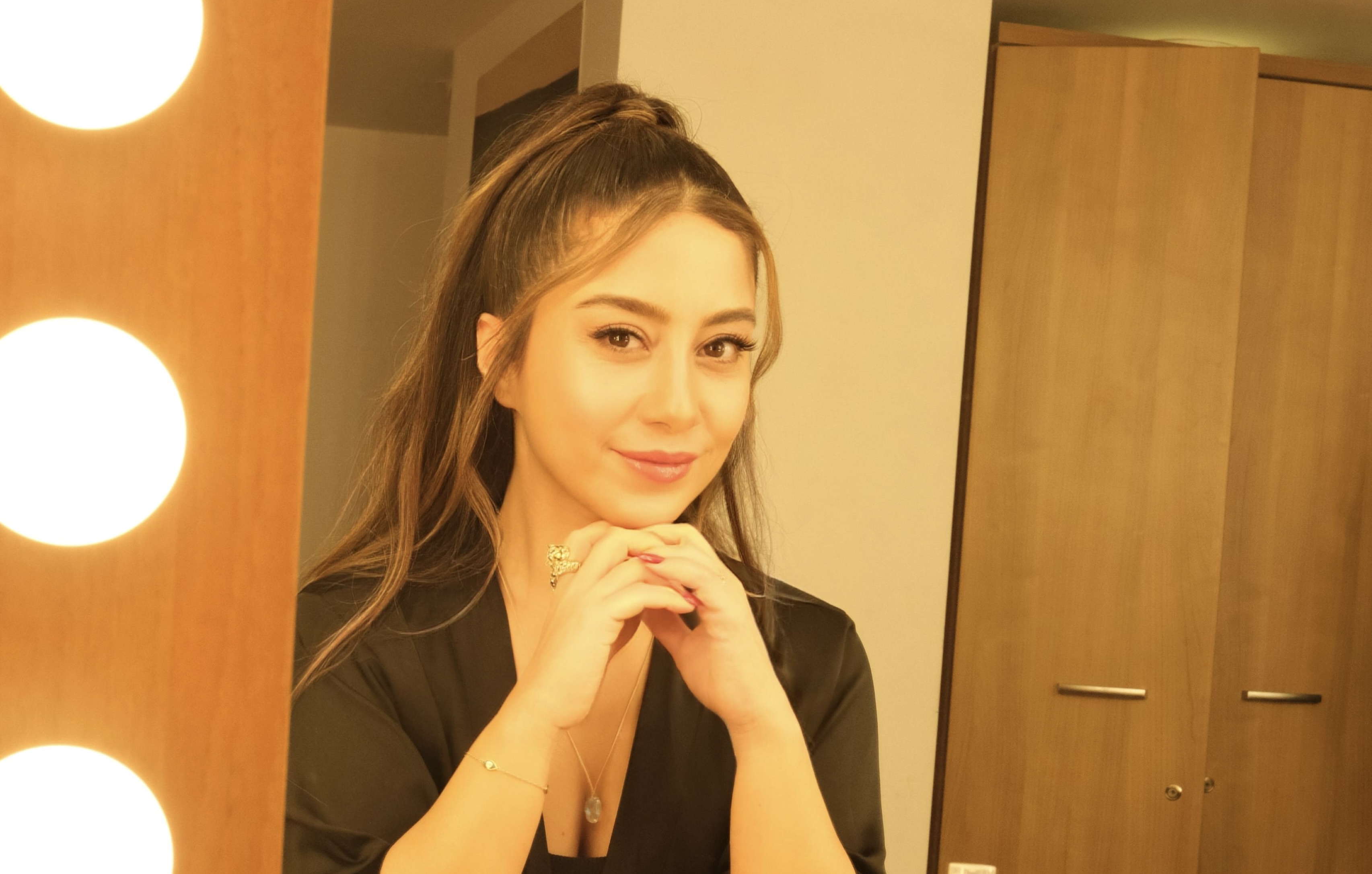 Nihan Akın saç ve cilt bakım markasıyla anlaştı