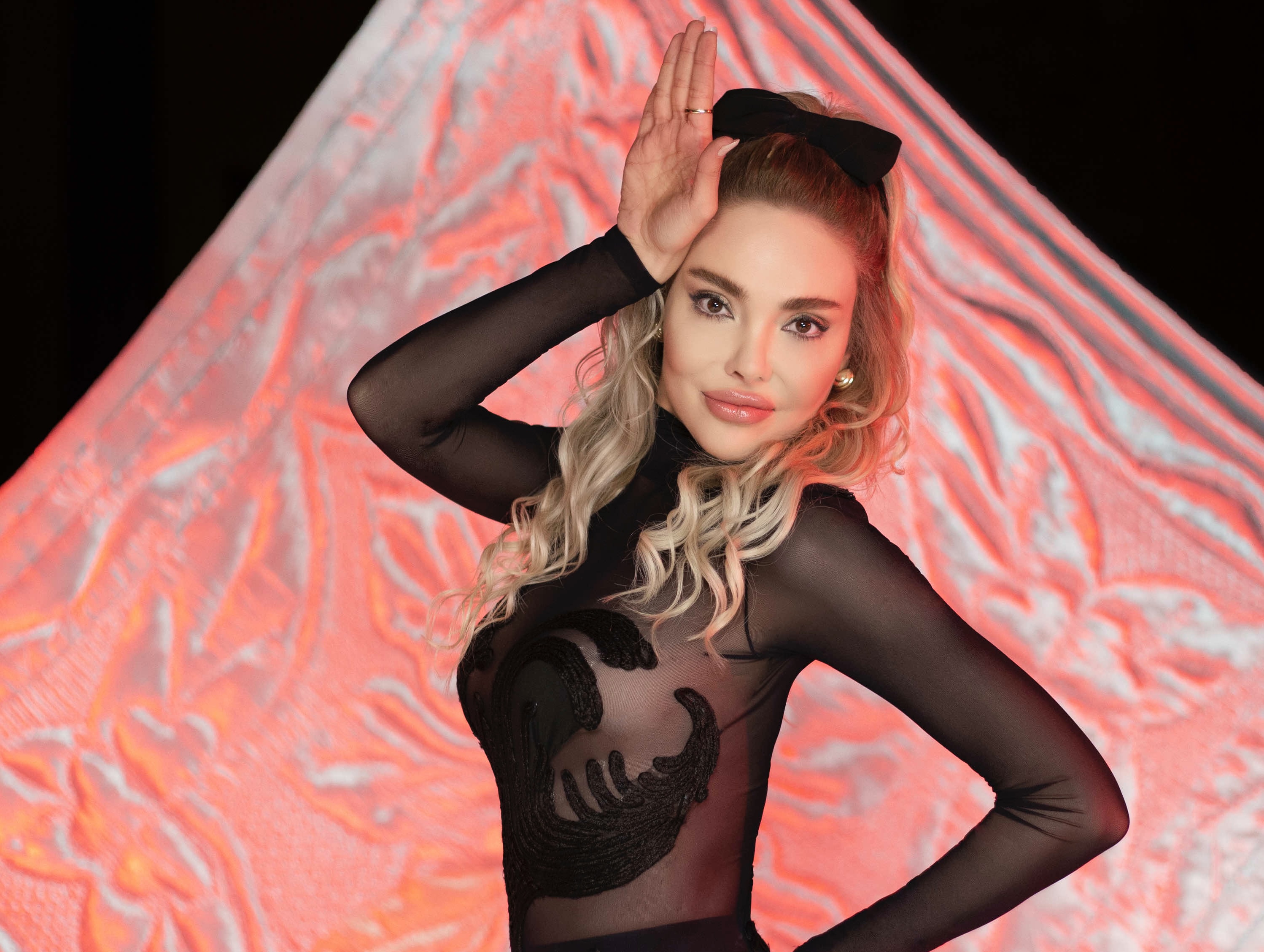 Fulin Yana Yana geliyor