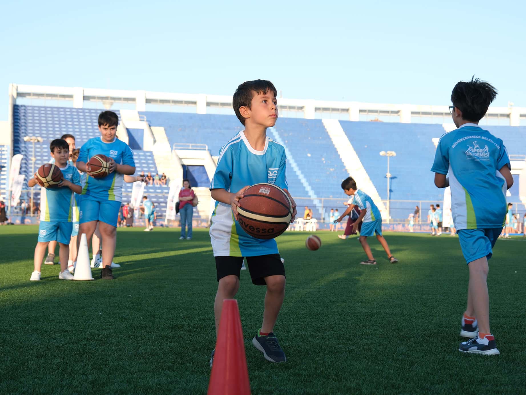 Büyükçekmece’de Yaz Spor Okulları coşkuyla başladı