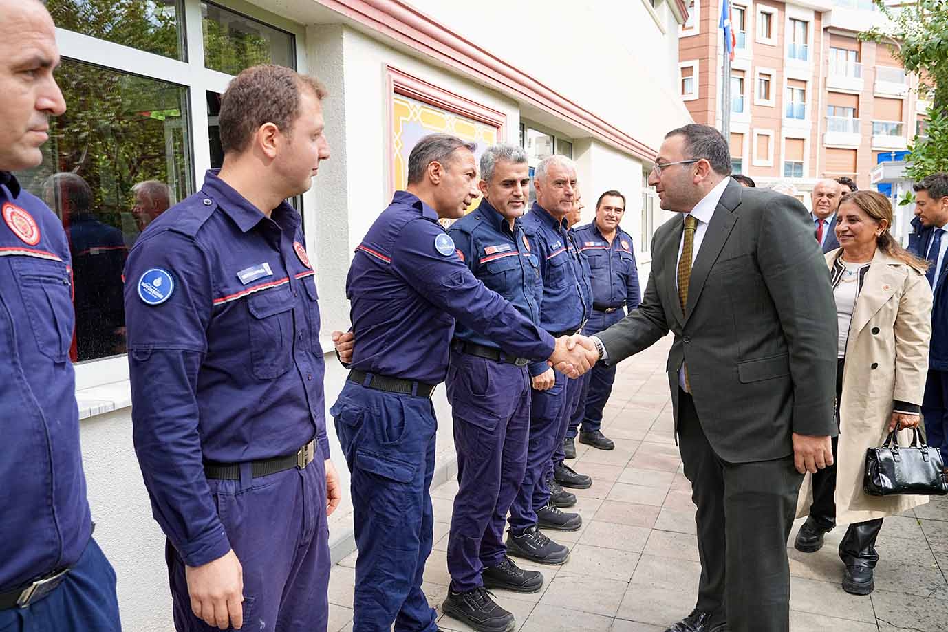 Minnet duymamız gereken kahramanlarsınız